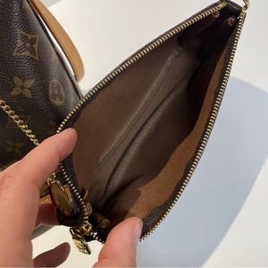 Louis Vuitton Bucket Petit Brown Monogram Canvas.This bag has been authenticated
